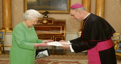 MARCH-3-QUEEN-&-NEW-NUNCIO