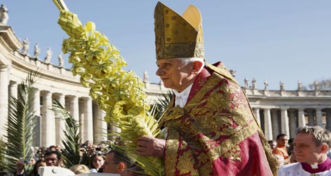 4-POPE-PALM-SUNDAY-MASS