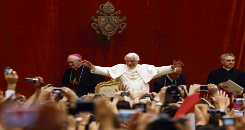 18-POPE-GEN-AUDIENCE