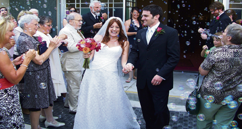 8-NEWLY-MARRIED-COUPLE
