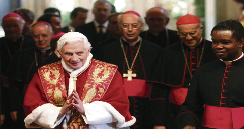 1-POPE-WITH-DIPLOMATS