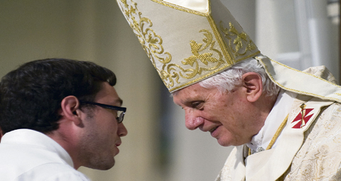 9-POPE-&-SEMINARIAN