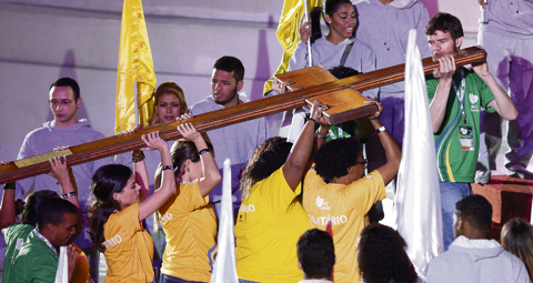 19-WYD-2013-MASS