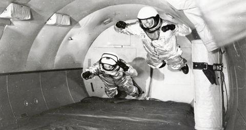 10-ASTRONAUTS
