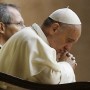 Pope prays as he leads vigil for peace in Syria Pope prays as he leads vigil for peace in Syria