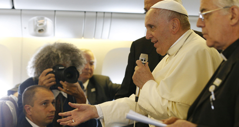 1-pope-plane
