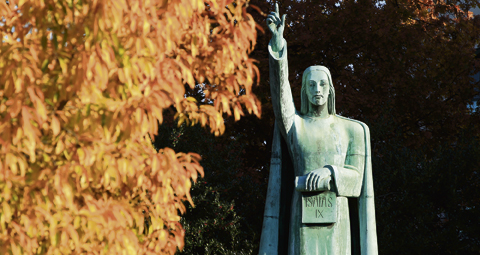 10-CHRIST-STATUE-WASHINGTON