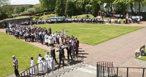 1-ACN-Procession