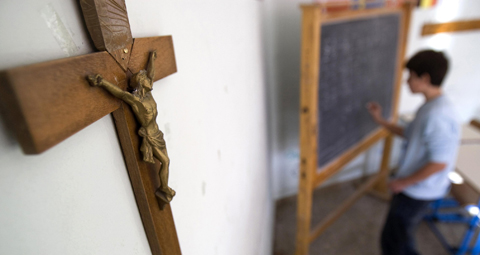 11-SCHOOL-CRUCIFIX