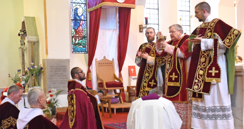 Cardinal Burke High Mass 008 (1)