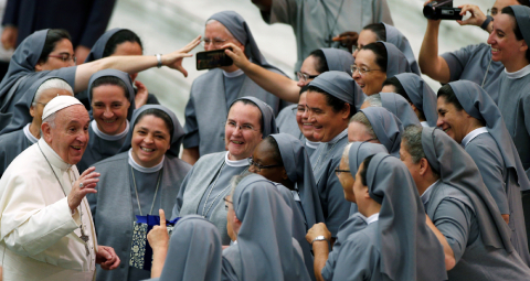 POPE WITH RELIGIOUS